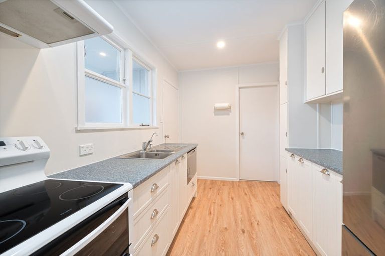 Photo of property in 99a/3 View Road, Sunnyvale, Auckland, 0612