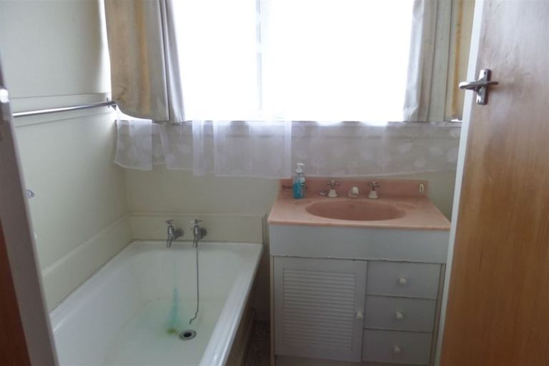 Photo of property in 13 Skerten Avenue, Hornby, Christchurch, 8042