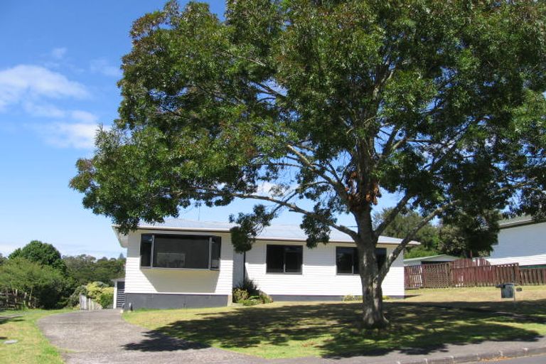 Photo of property in 17 Castleton Street, Birkdale, Auckland, 0626
