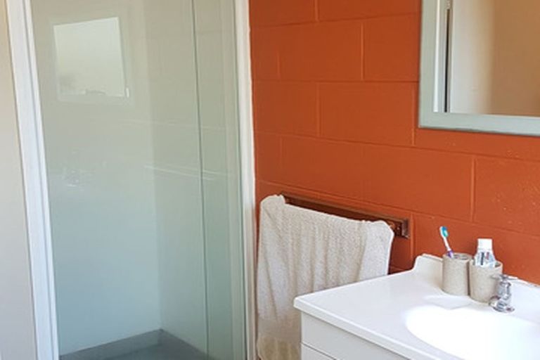 Photo of property in 102u1 Lyall Parade, Lyall Bay, Wellington, 6022