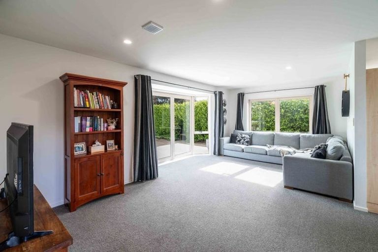 Photo of property in 10 Peel Close, Rolleston, 7614