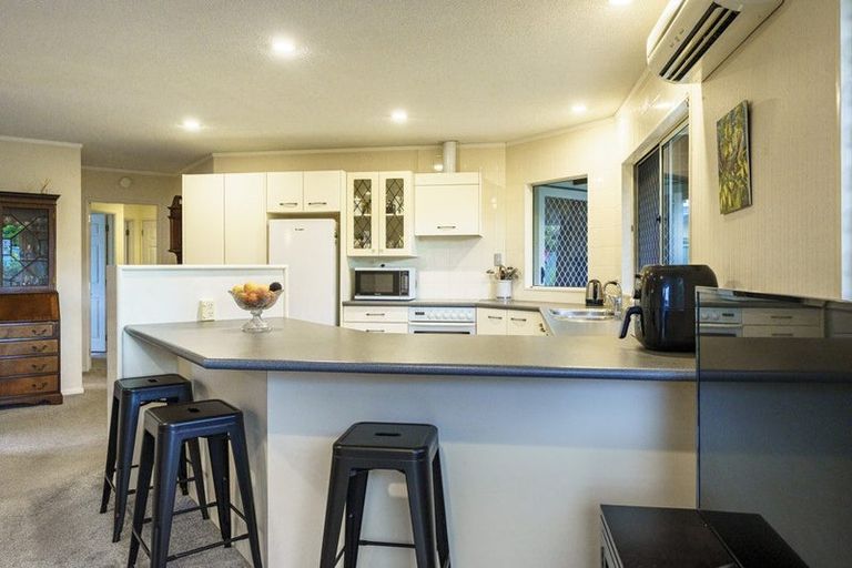 Photo of property in 11b Cheval Place, Taradale, Napier, 4112