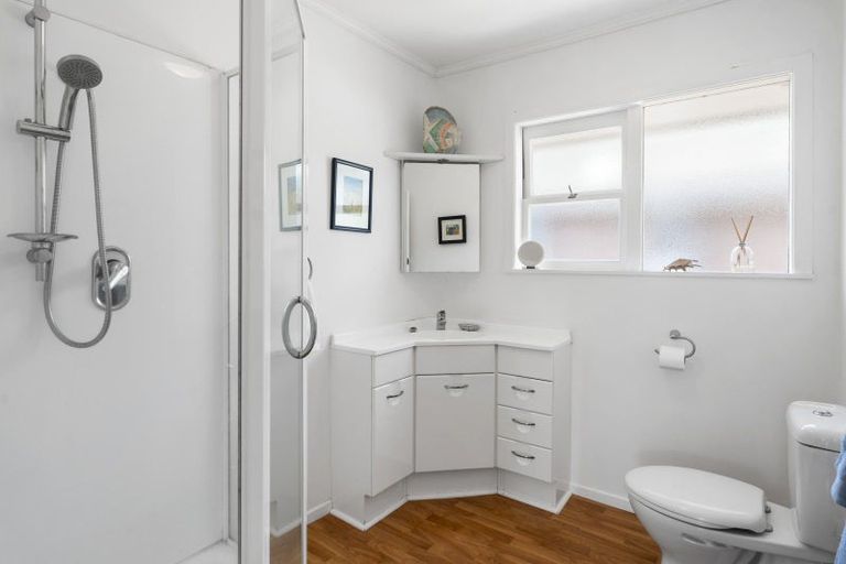 Photo of property in 3/64 Seacliffe Avenue, Belmont, Auckland, 0622