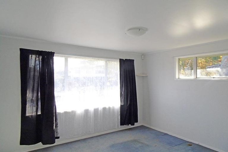 Photo of property in 48 Glenbervie Crescent, Massey, Auckland, 0614
