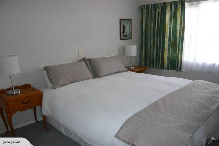Photo of property in 1 Mangorei Road, Merrilands, New Plymouth, 4312