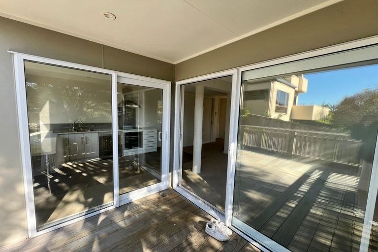 Photo of property in 3/6 Braemar Road, Rothesay Bay, Auckland, 0630