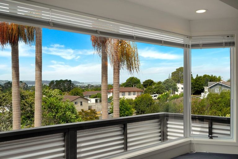 Photo of property in 14 Ebony Place, Massey, Auckland, 0614