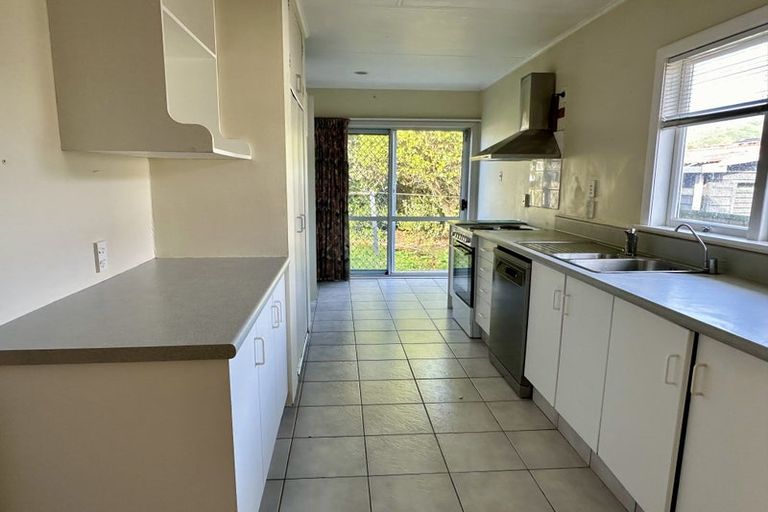 Photo of property in 60 Karamu Crescent, Wainuiomata, Lower Hutt, 5014