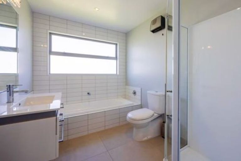 Photo of property in 18 Clutha Place, Wanaka, 9305