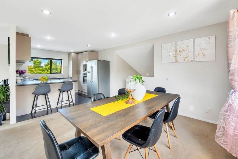 Photo of property in 70d Glengarry Road, Glen Eden, Auckland, 0602