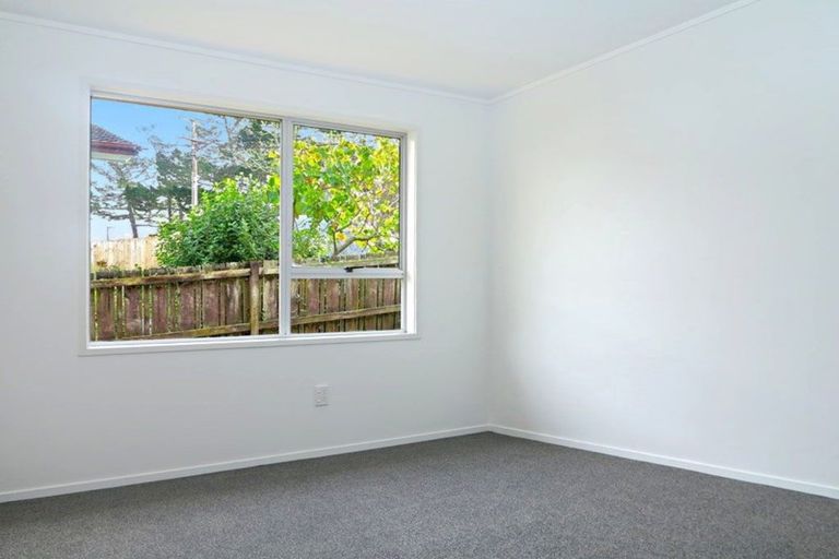 Photo of property in 380 East Coast Road, Sunnynook, Auckland, 0630