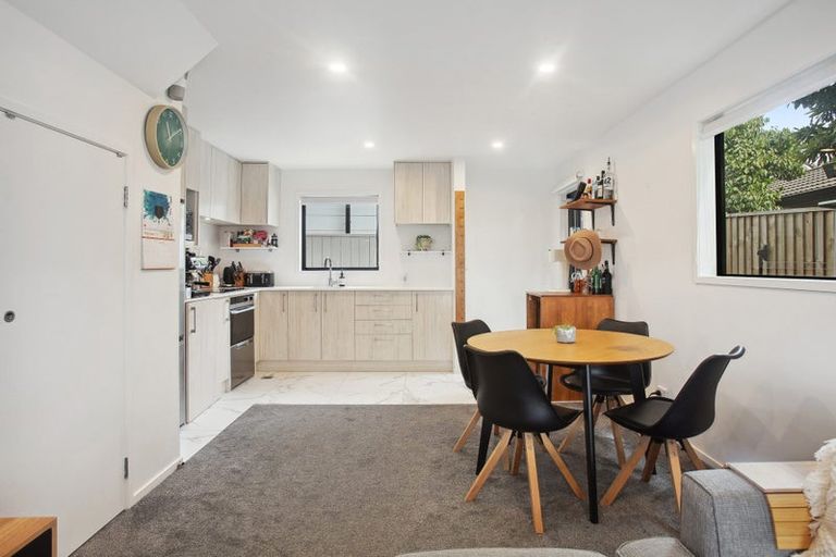 Photo of property in 6/2 Jadewynn Drive, Massey, Auckland, 0614