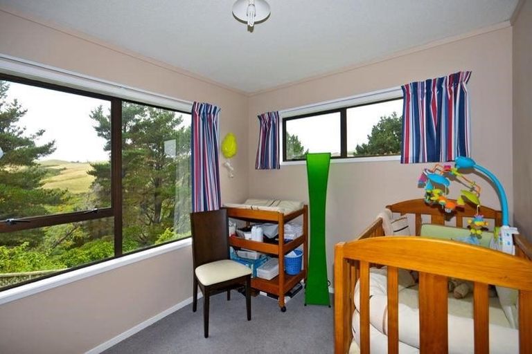 Photo of property in 52f1 Guadeloupe Crescent, Grenada Village, Wellington, 6037