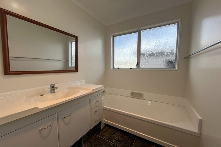 Photo of property in 4 Salcombe Terrace, Welbourn, New Plymouth, 4312