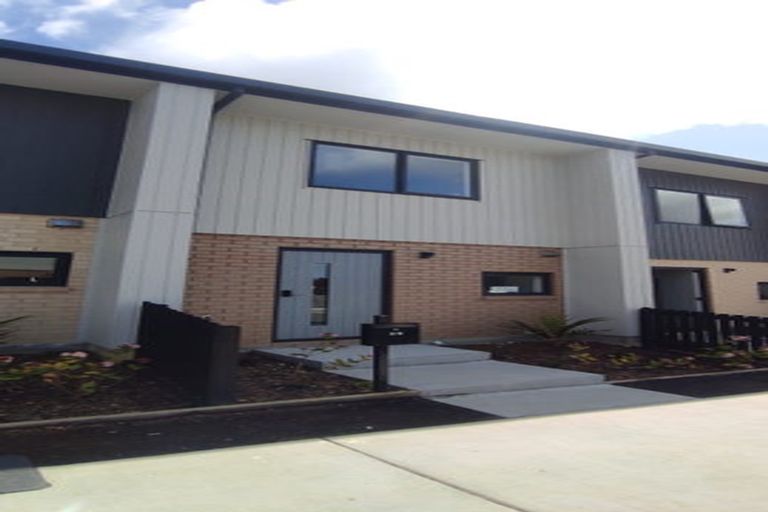 Photo of property in 20 Hoopers Road, Glen Eden, Auckland, 0602