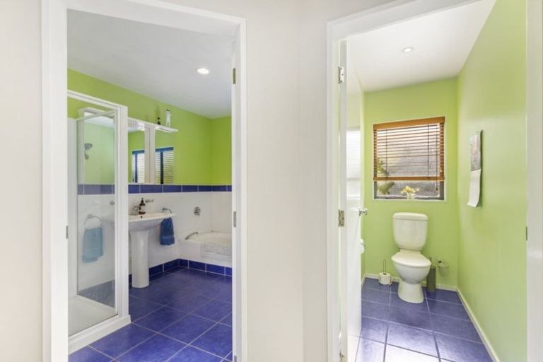 Photo of property in 4 Gybe Place, Whitby, Porirua, 5024