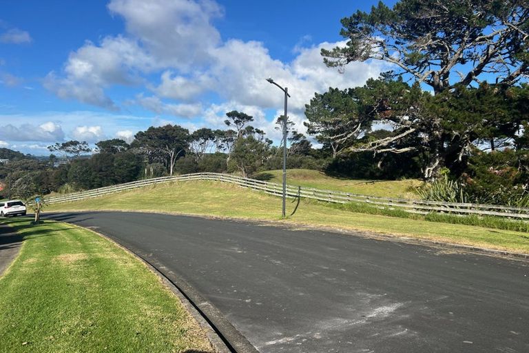 Photo of property in 6 Matheson Road, Red Beach, 0932