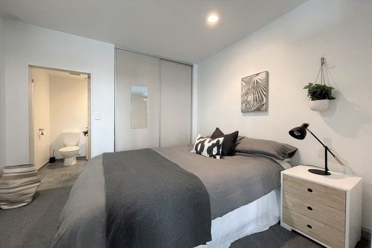 Photo of property in Atrium Towers, 5a/154 The Terrace, Wellington Central, Wellington, 6011