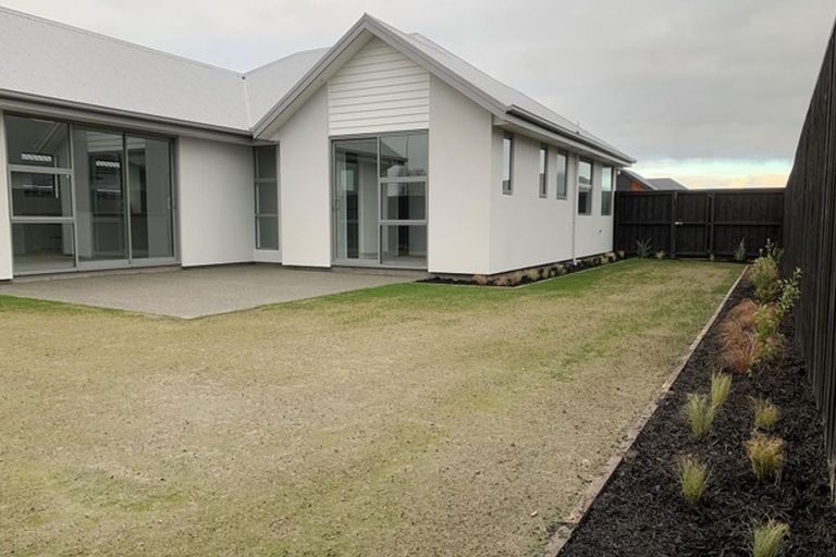Photo of property in 10 Mccahon Drive, Rangiora, 7400