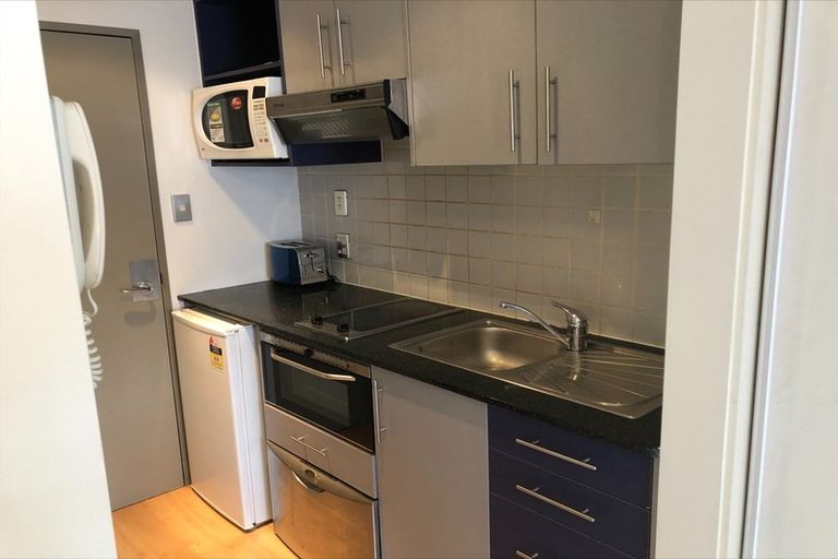 Photo of property in 2n/17 Crown Lynn Place, New Lynn, Auckland, 0600