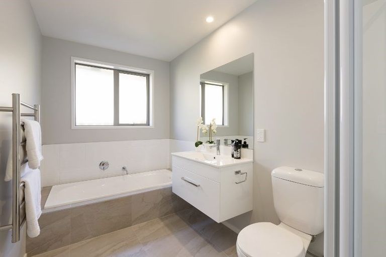 Photo of property in 44a Waikite Road, Welcome Bay, Tauranga, 3112