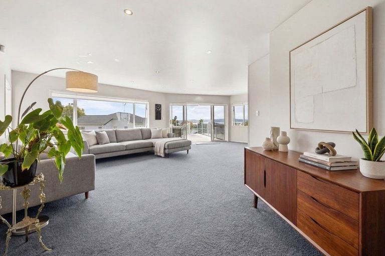 Photo of property in 40 Westpark Drive, West Harbour, Auckland, 0618