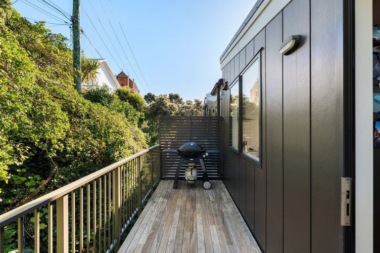 Photo of property in 1/18 Oriental Terrace, Oriental Bay, Wellington, 6011