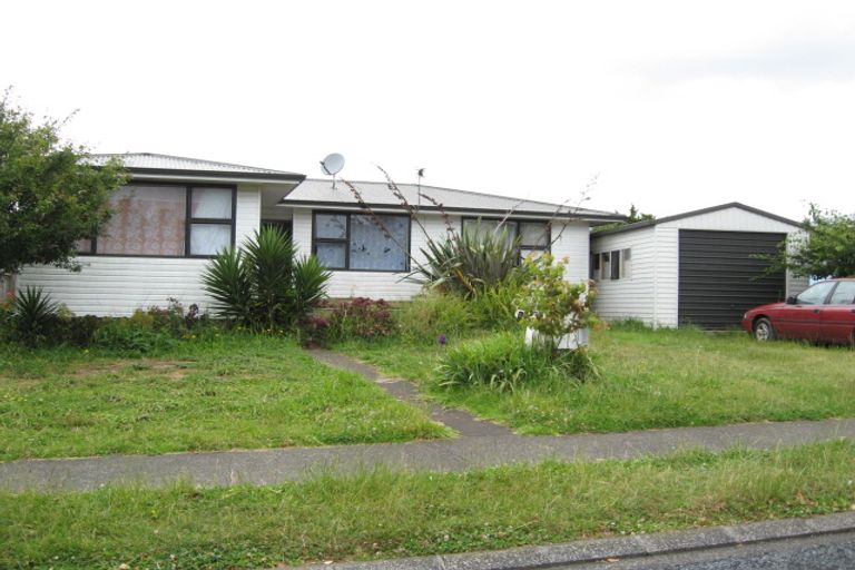 Photo of property in 18 Lindis Place, Mangere Bridge, Auckland, 2022