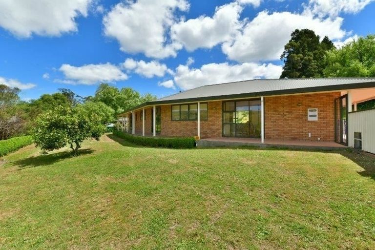 Photo of property in 744 Peak Road, Helensville, 0875