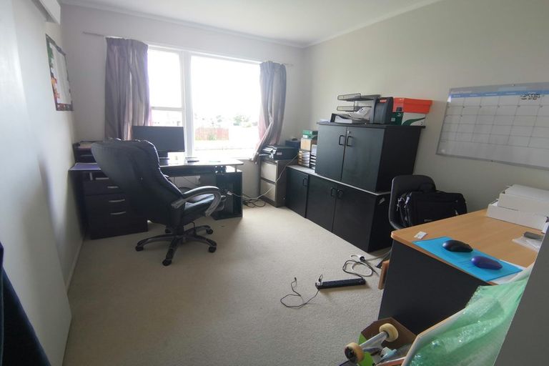 Photo of property in 26 Priestley Drive, Bucklands Beach, Auckland, 2014