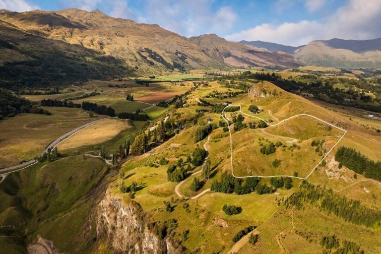 Photo of property in 80 Toka Road, Dalefield, Queenstown, 9371