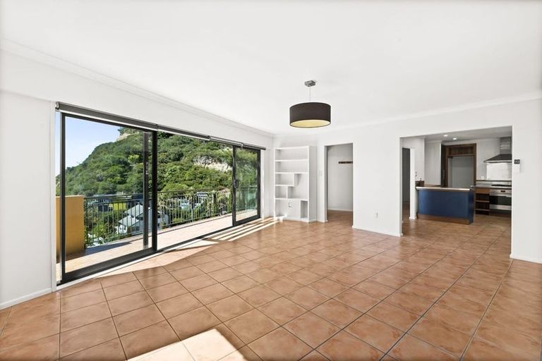 Photo of property in 4 Karaka Road, Bluff Hill, Napier, 4110
