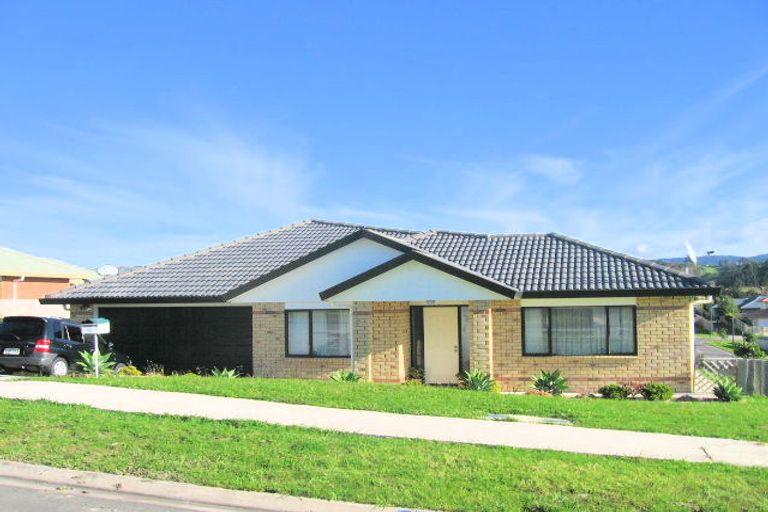 Photo of property in 15 Fleetwood Drive, Henderson, Auckland, 0612