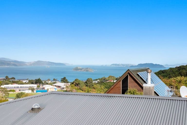 Photo of property in 12 Laurel Grove, Maungaraki, Lower Hutt, 5010