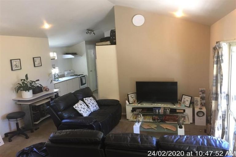 Photo of property in 86b Colwill Road, Massey, Auckland, 0614