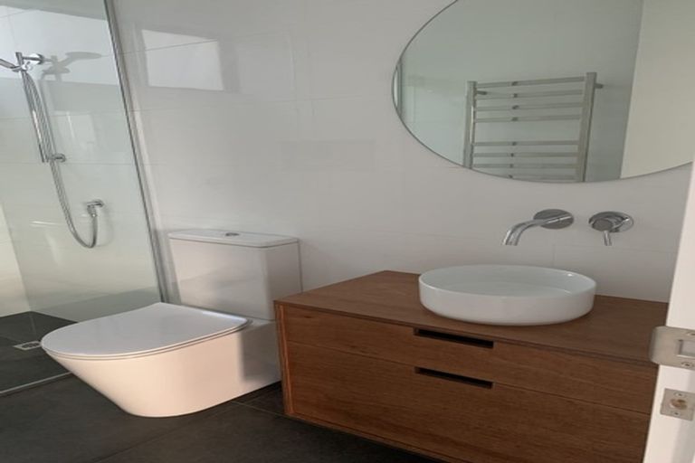 Photo of property in 14 City View Terrace, Birkenhead, Auckland, 0626