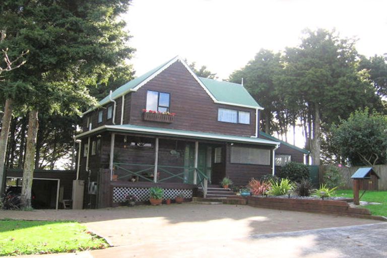 Photo of property in 35 Paulownia Place, Totara Heights, Auckland, 2105
