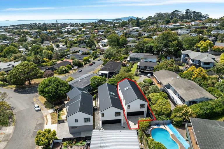 Photo of property in 15c Kiri Place, Mairangi Bay, Auckland, 0630