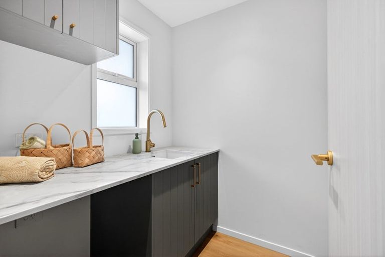 Photo of property in 46 Cuba Street, Marton, 4710