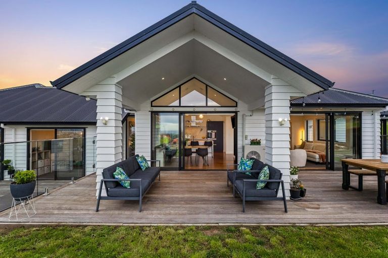 Photo of property in 72 Vaughans Road, Long Bay, Albany, 0792