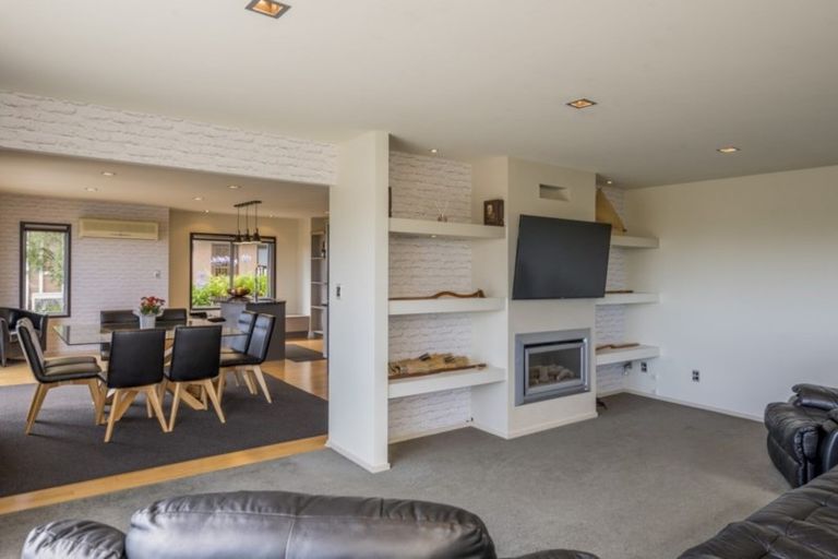 Photo of property in 48 Kotare Street, Waikanae, 5036
