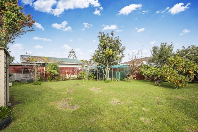 Photo of property in 65 Hepburn Road, Glendene, Auckland, 0602
