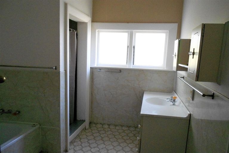 Photo of property in 110 Rattray Street, Riccarton, Christchurch, 8041