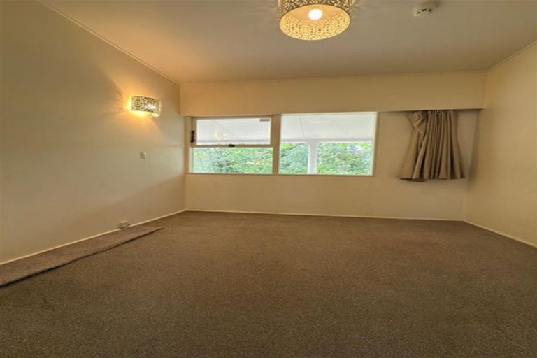 Photo of property in 208 Godley Road, Titirangi, Auckland, 0604