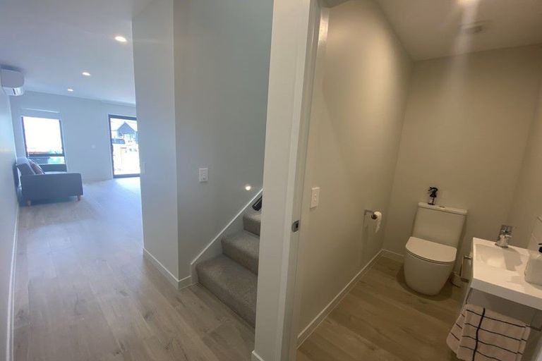 Photo of property in 4 Mcgibbon Lane, Jacks Point, 9371