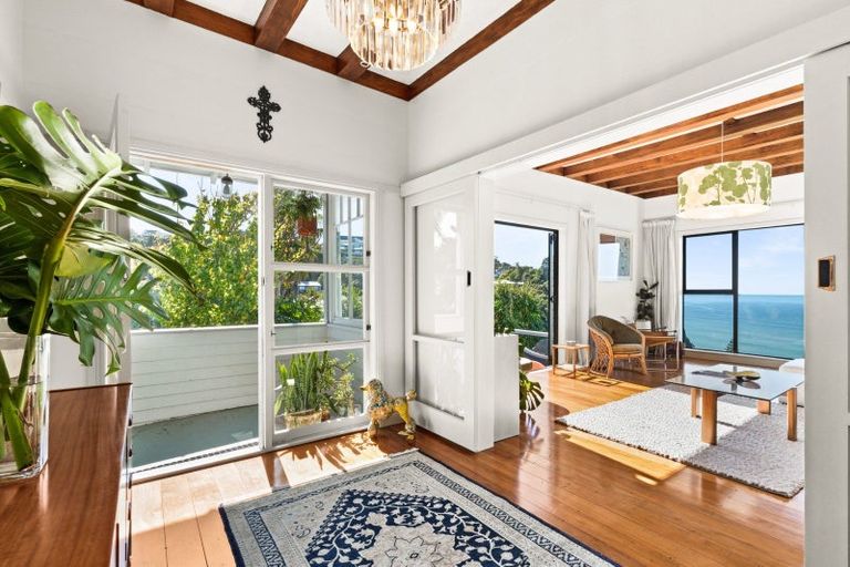 Photo of property in 18 Hukarere Road, Bluff Hill, Napier, 4110
