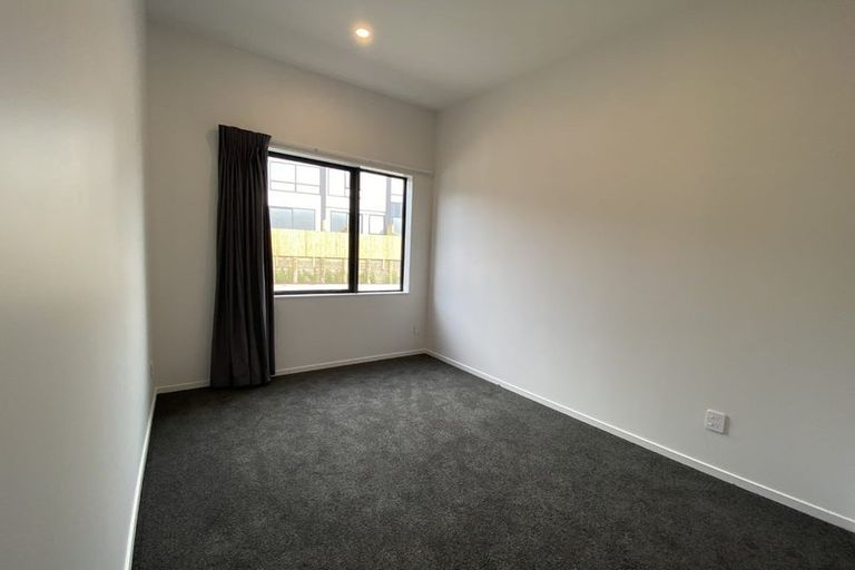 Photo of property in 62u4 Spenmoor Street, Newlands, Wellington, 6037