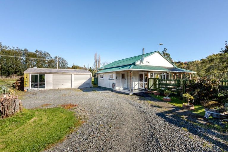 Photo of property in 41 Riverdale Road, Dannevirke, 4930
