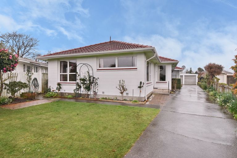 Photo of property in 4 Hudson Street, Bryndwr, Christchurch, 8053
