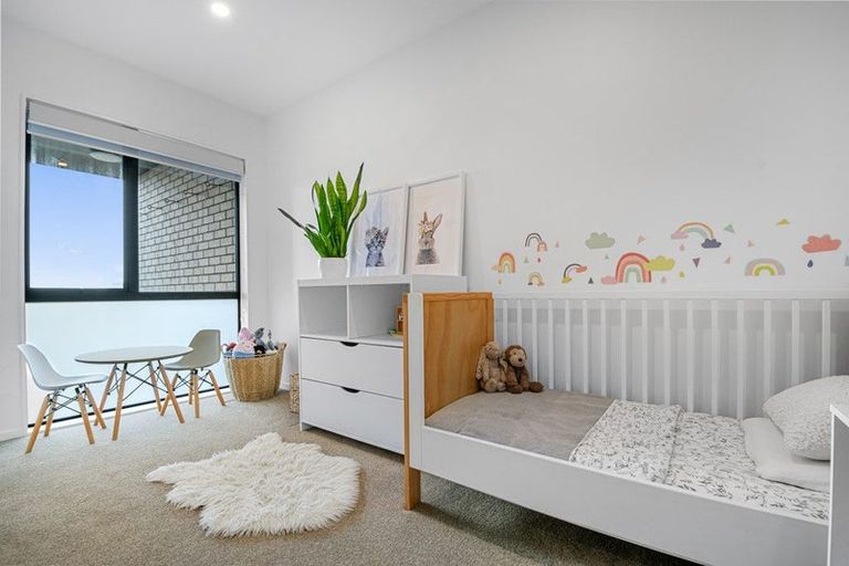 Photo of property in 31 Peihana Road, Hobsonville, Auckland, 0616